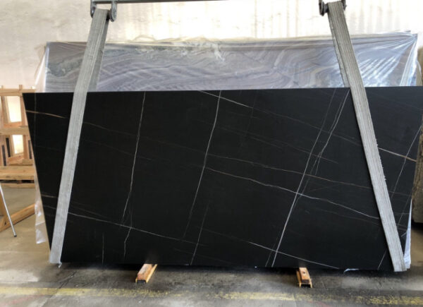 Lâmina Ultracompacto Rowland Black