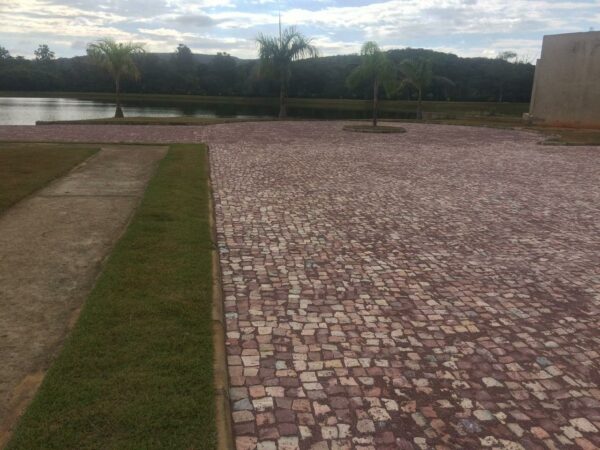 Calçada Portuguesa Roxa ou Vinho