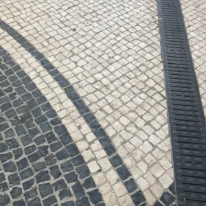 Calçada Portuguesa Branco Chumbo ou Cinza