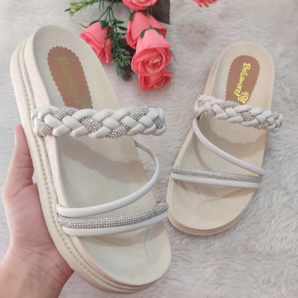 Sandália Feminina Plataforma Papete Birken Com Enfeite Trançado De Strass Solado Alto Confortável